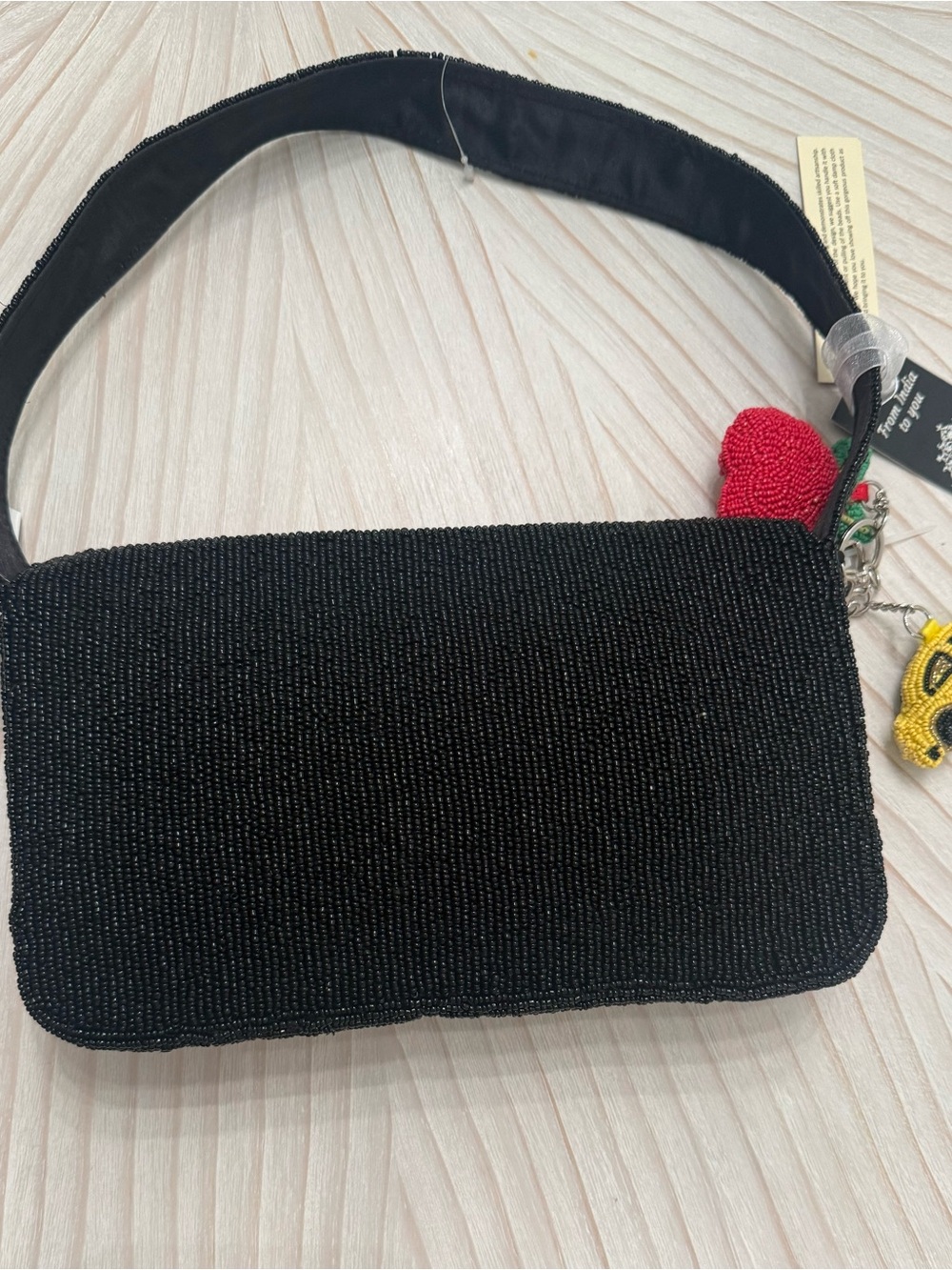 Rare Beaded Black New York Cityscape Handbag with Taxi & Apple Keychain - Picture 2 of 8